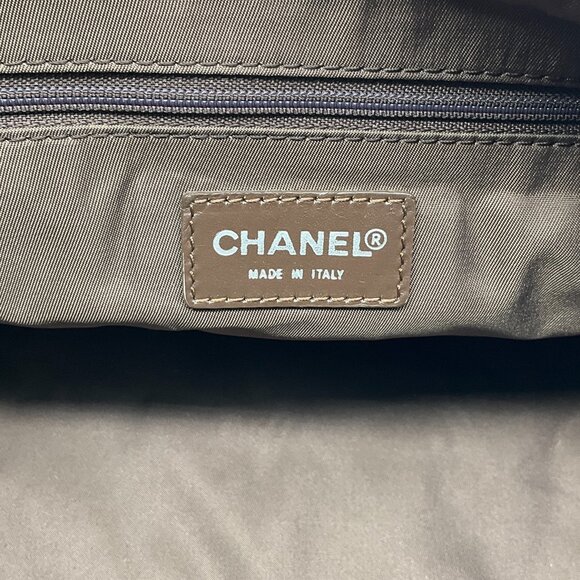 Chanel Vintage 2000 Khaki Travel Duffel - Picture 7 of 9